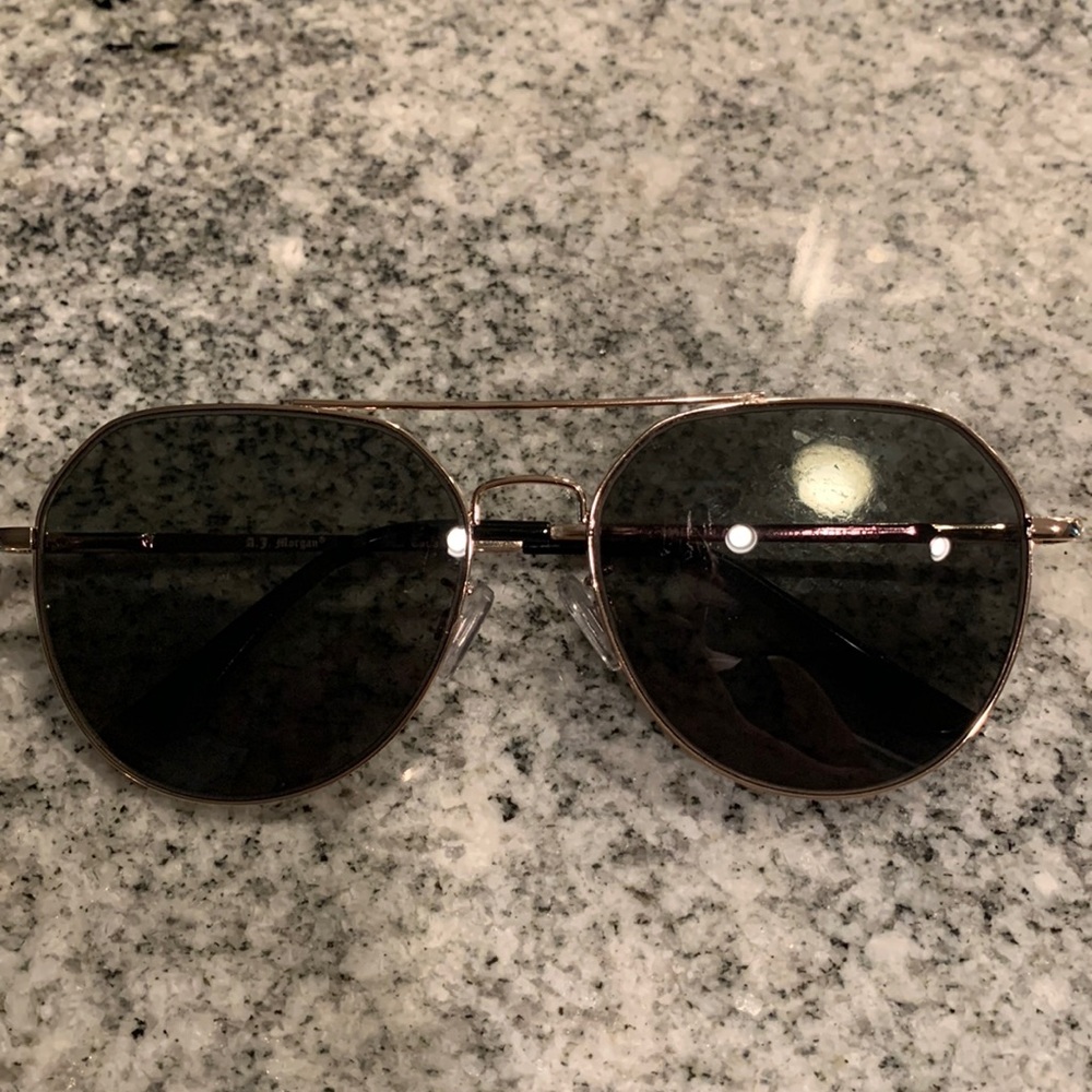 Retro inspired aviator sunglasses